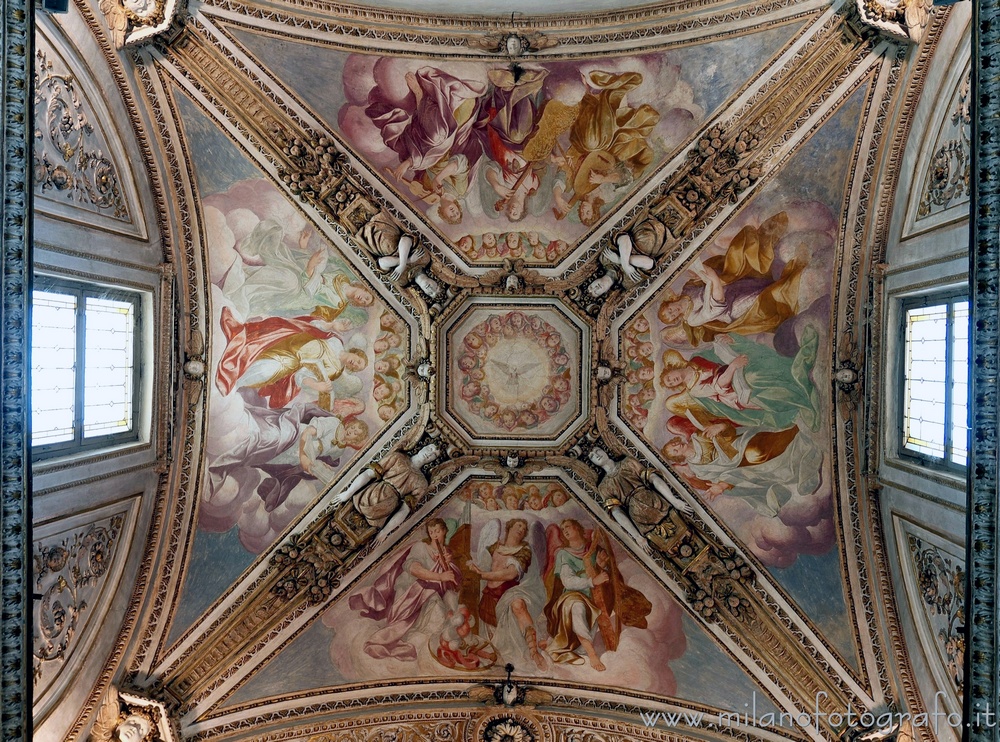 Milano - Affreschi sopra al coro della Chiesa dei Santi Paolo e Barnaba